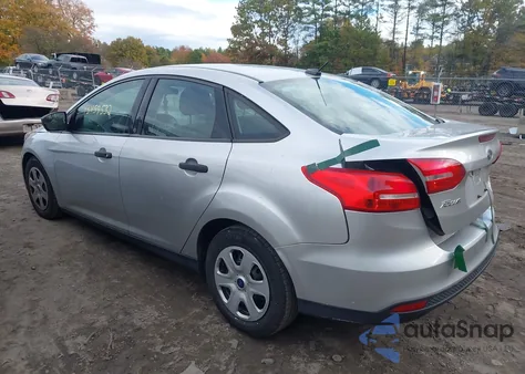 2018 Ford Focus S из США, поврежденный, VIN 1FADP3E29JL329195